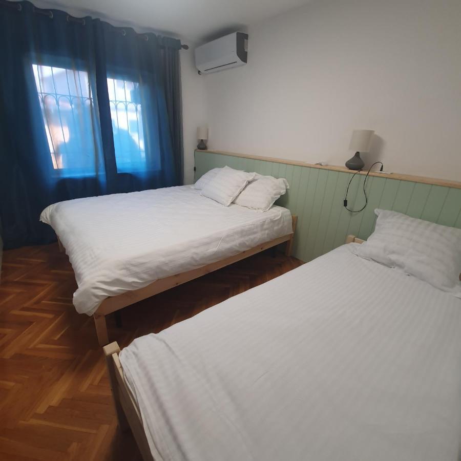 Central Home Away From Home ชโคเดอร์ ภายนอก รูปภาพ