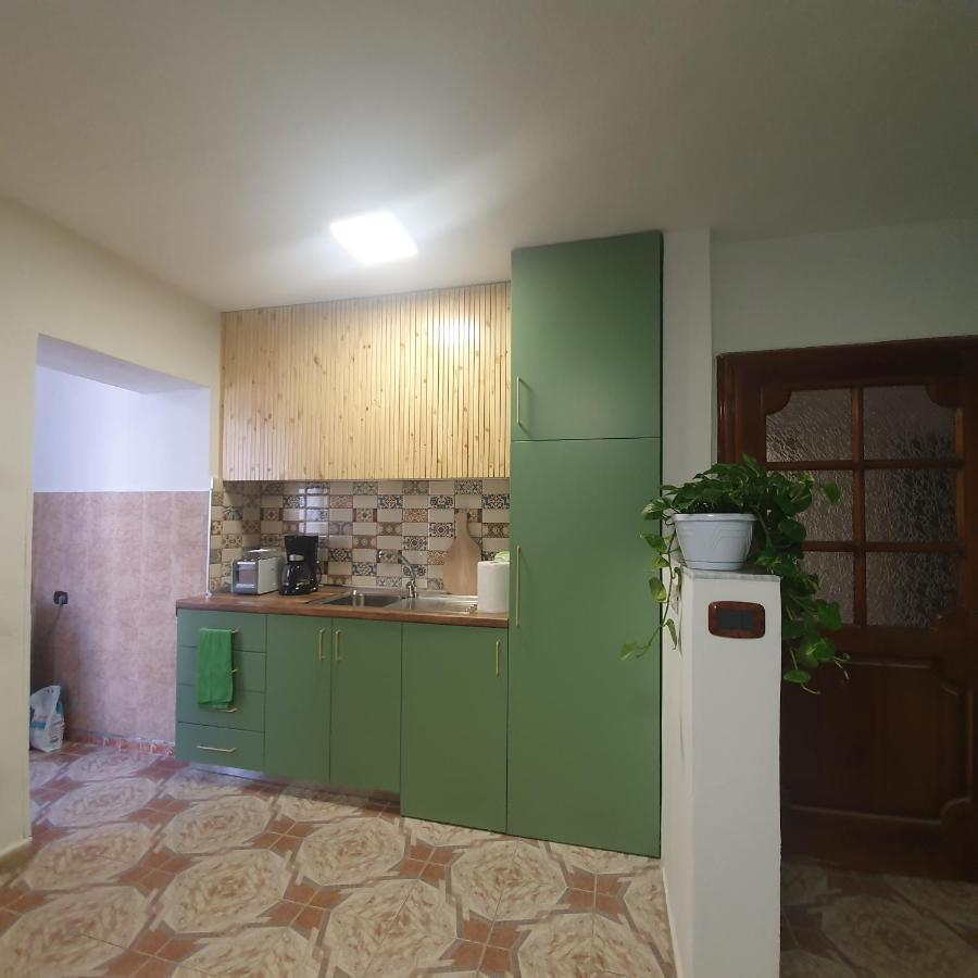 Central Home Away From Home ชโคเดอร์ ภายนอก รูปภาพ