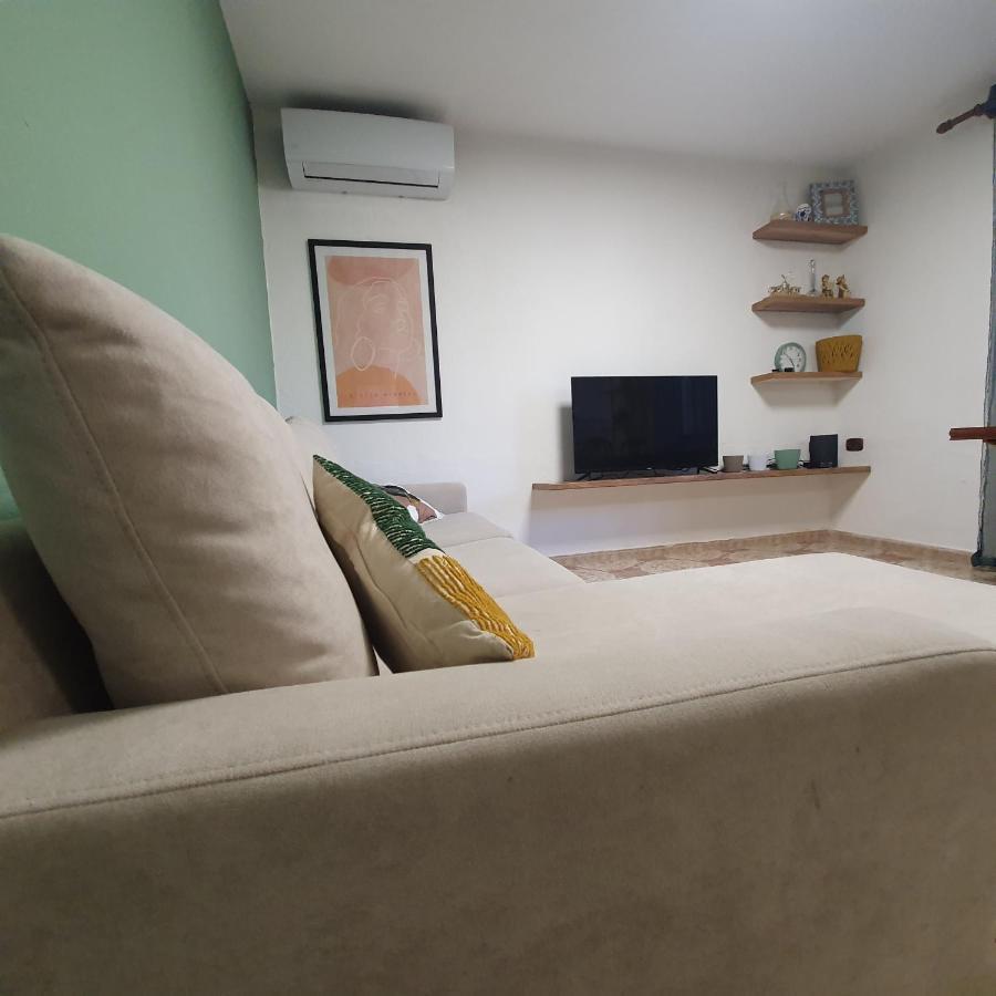 Central Home Away From Home ชโคเดอร์ ภายนอก รูปภาพ