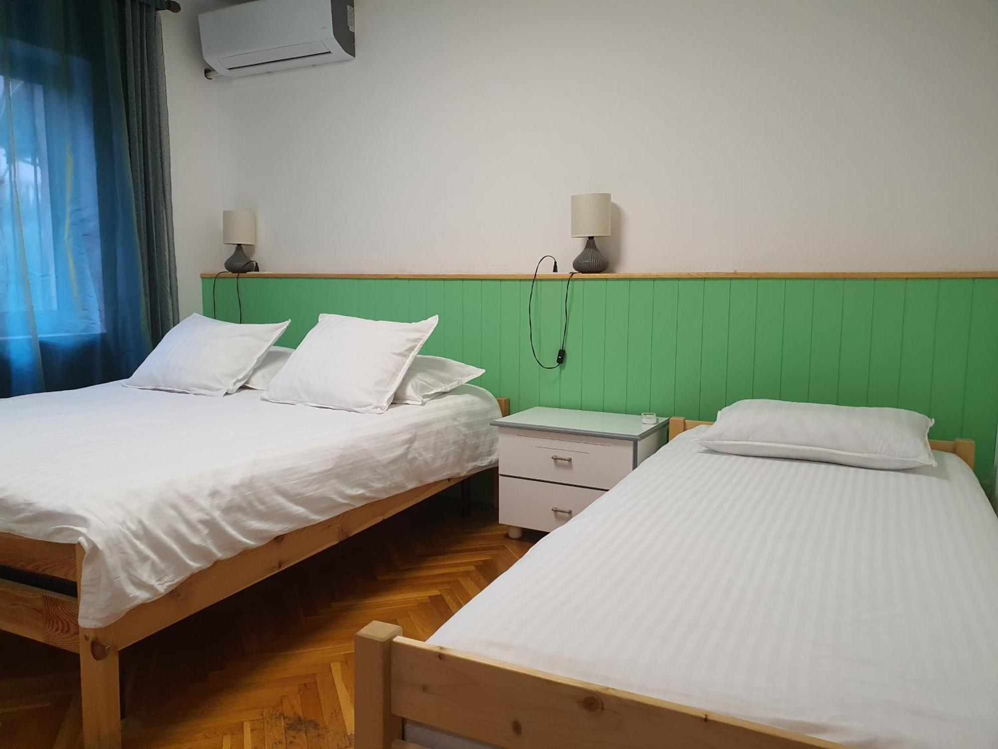 Central Home Away From Home ชโคเดอร์ ภายนอก รูปภาพ
